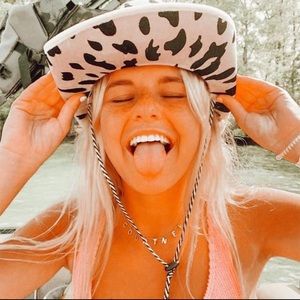 Meet your Posher, Butterfly🦋